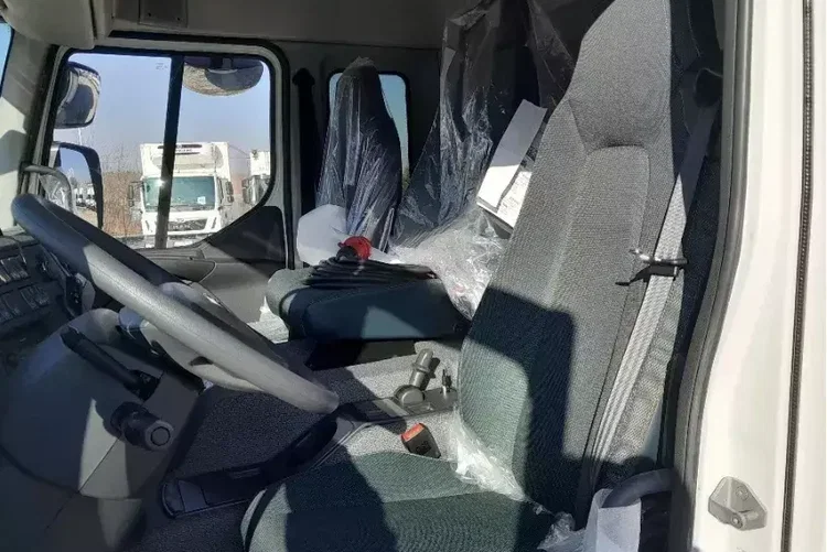 Volvo FE / NOWA chłodnia IGLOOCAR / 350 KM / 6x2 / 3 sztuki zdjęcie 10