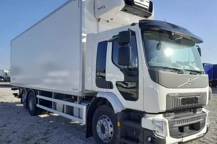 Volvo FE / NOWA chłodnia IGLOOCAR / 350 KM / 6x2 / 3 sztuki zdjęcie 3