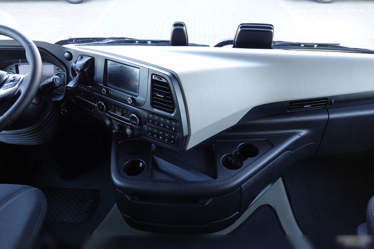 Ford F-MAX 500 / RETARDER / KLIMA POSTOJOWA / OPONY / 100 % / PO KONTRAKCIE SERWISOWYM  zdjęcie 32