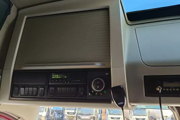 Volvo FH4 500 / AUTOMAT / LOW DECK / NA 25 LECIE / TV / zdjęcie 31