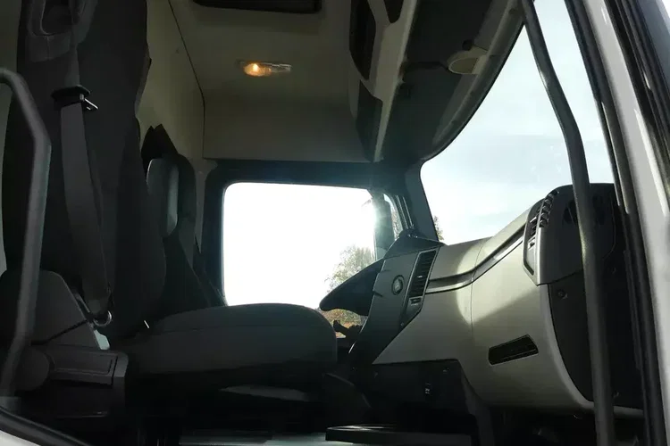 Mercedes ANTOS 2540 / 6x2 / HAKOWIEC 20t / EURO 6 / IDEALNY STAN / zdjęcie 30