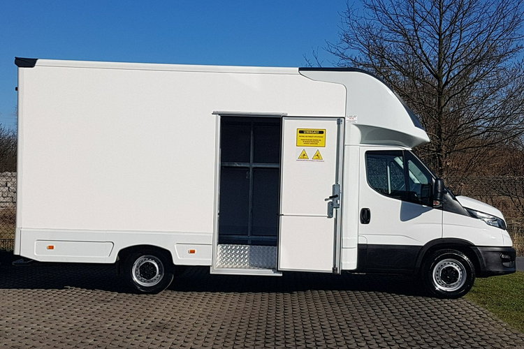 Iveco Daily KONTENER NISKOPODŁOGOWY 4.43x2.23x2.42 SKLEP BAR FOODTRUCK KAMPER AC zdjęcie 26