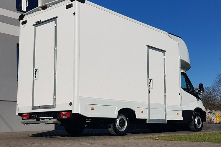 Iveco Daily KONTENER NISKOPODŁOGOWY 4.43x2.23x2.42 SKLEP BAR FOODTRUCK KAMPER AC zdjęcie 29