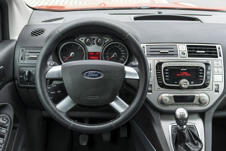 Ford Kuga 2.0_Diesel_140KM zdjęcie 17