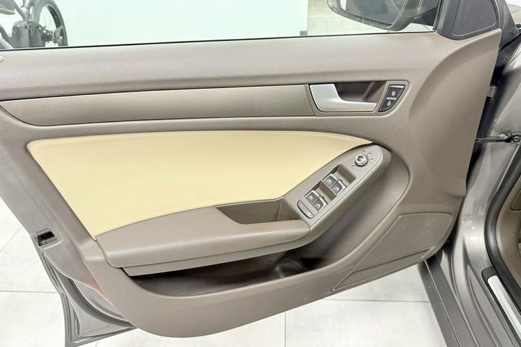 Audi A5 1.8 TFSi 170PS LIFT S-LINE Navi MMI Klimatronic KeyLessG BiXenon SPORT zdjęcie 33