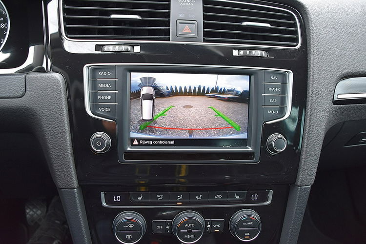 Volkswagen Golf 1.6TDI 110KM Kamera Pół-Skóra Navi Gwarancja zdjęcie 7