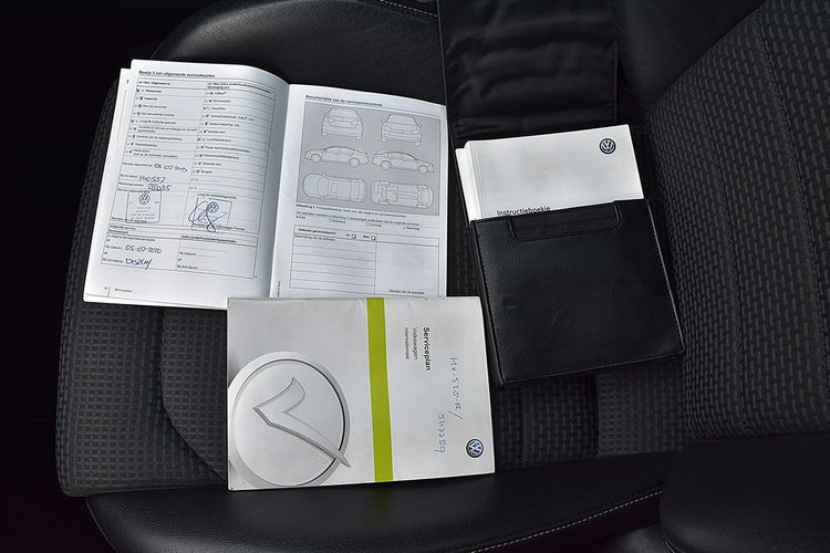 Volkswagen Golf 1.6TDI 110KM Kamera Pół-Skóra Navi Gwarancja zdjęcie 8