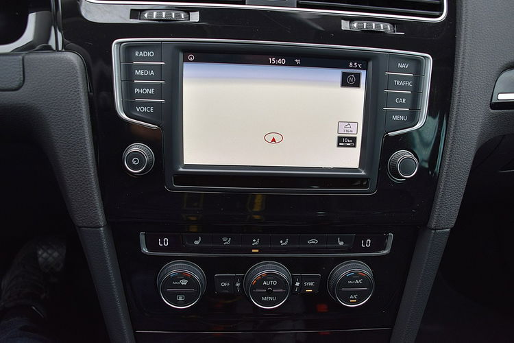 Volkswagen Golf 1.6TDI 110KM Kamera Pół-Skóra Navi Gwarancja zdjęcie 9