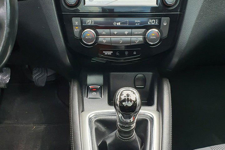 Nissan Qashqai 1.5 dCi # NAVI # Climatronic # Panorama # Kamera # Biała Perła # IGŁA zdjęcie 18