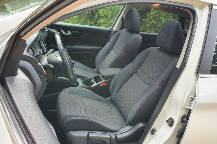 Nissan Qashqai 1.5 dCi # NAVI # Climatronic # Panorama # Kamera # Biała Perła # IGŁA zdjęcie 6