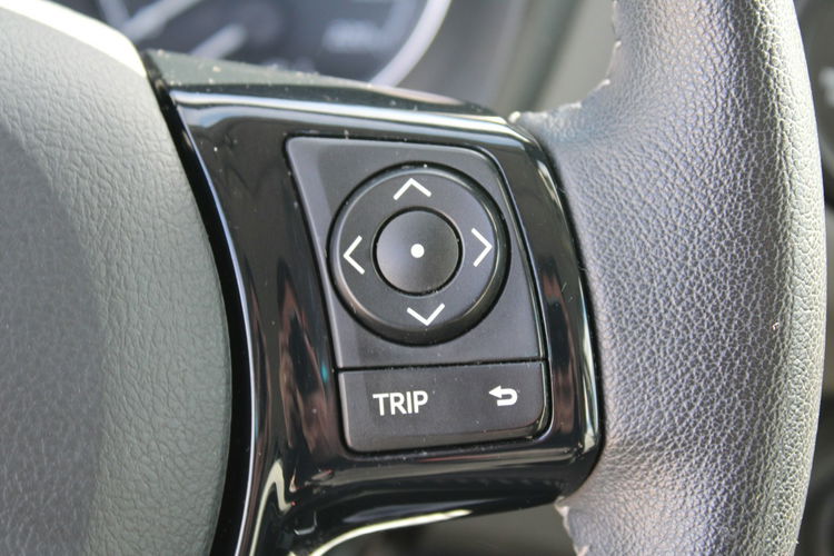 Toyota Yaris Hybrid Premium F-vat Salon Polska Gwarancja zdjęcie 19