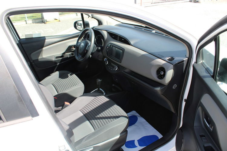 Toyota Yaris Hybrid Premium F-vat Salon Polska Gwarancja zdjęcie 29