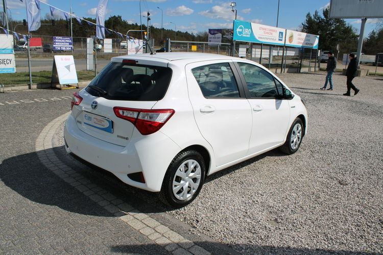 Toyota Yaris Hybrid Premium F-vat Salon Polska Gwarancja zdjęcie 5
