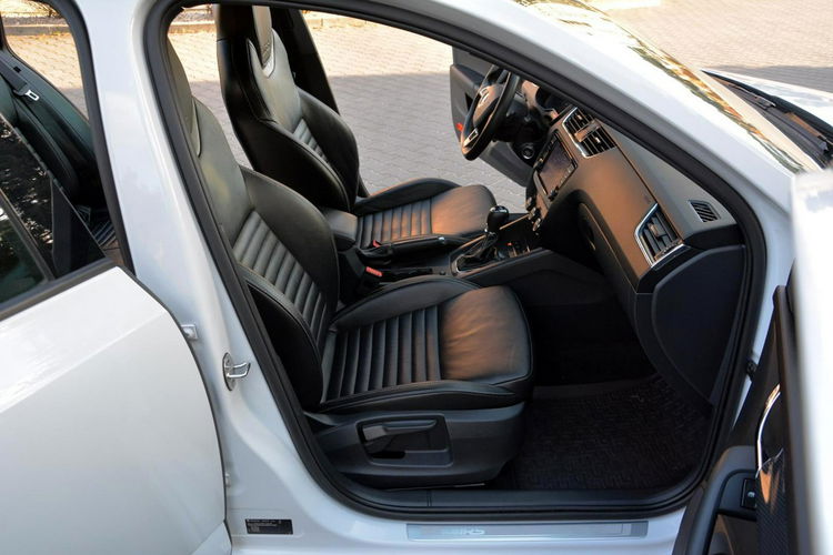 Skoda Octavia 2.0TDI(184KM) VRS Radar ACC Duża Navi Bi-Xenon Ledy Skóry 2xParkt Aso zdjęcie 20