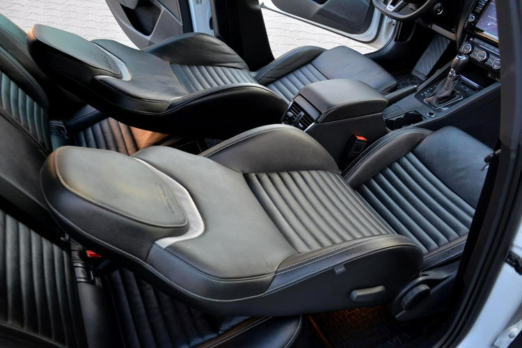 Skoda Octavia 2.0TDI(184KM) VRS Radar ACC Duża Navi Bi-Xenon Ledy Skóry 2xParkt Aso zdjęcie 23