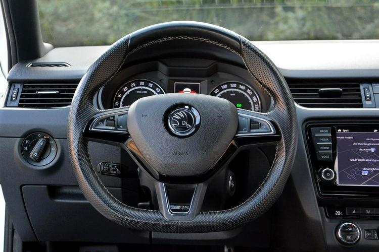 Skoda Octavia 2.0TDI(184KM) VRS Radar ACC Duża Navi Bi-Xenon Ledy Skóry 2xParkt Aso zdjęcie 27