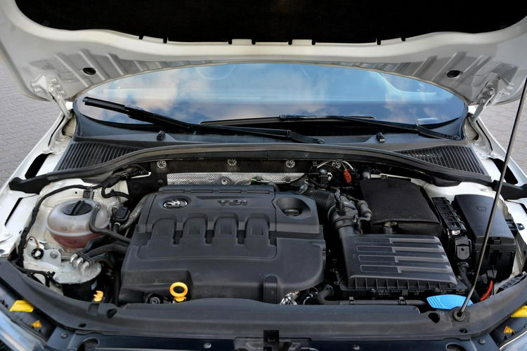 Skoda Octavia 2.0TDI(184KM) VRS Radar ACC Duża Navi Bi-Xenon Ledy Skóry 2xParkt Aso zdjęcie 38