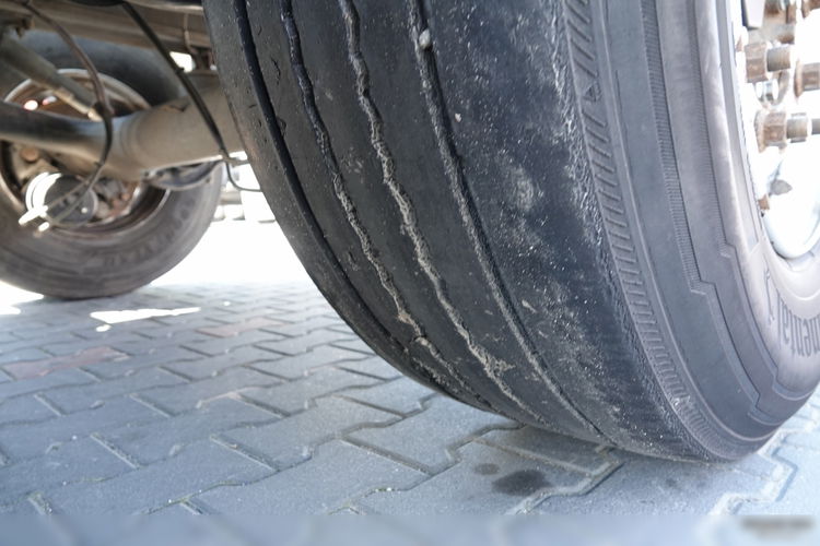 BENALU WYWROTKA / 25 m3 / ALUMINIOWA / OŚ PODNOSZONA / WAGA: 5 100 KG / SPROWADZONA zdjęcie 17