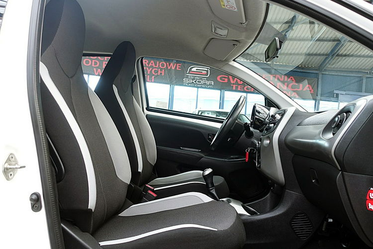 Toyota Aygo TYLKO 48 TYŚ KM 5-Drzwi LED+Tempomat GWARANCJA 1WŁ Kraj Bezwypadkowy 4x2 zdjęcie 9