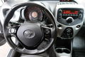 samochód osobowy Toyota zdjęcie 20