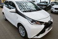 samochód osobowy Toyota zdjęcie 54