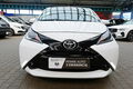 samochód osobowy Toyota zdjęcie 59