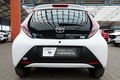 samochód osobowy Toyota zdjęcie 60