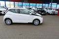 samochód osobowy Toyota zdjęcie 66