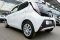 samochód osobowy Toyota zdjęcie 5