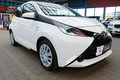 samochód osobowy Toyota zdjęcie 7