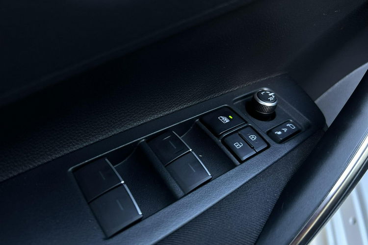 Toyota Corolla 1.8 HYBRID 122KM COMFORT TECH, salon Polska, gwarancja, FV23% zdjęcie 19