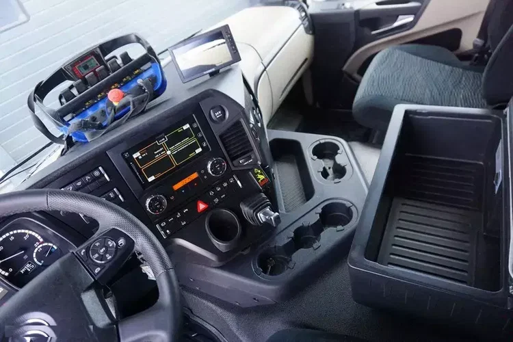 Mercedes ACTROS / 2543 / 6 X 2 / SKRZYNIOWY + HDS / FASSI F-295 / WYSIĘG 17 M / OŚ SKRĘTNA zdjęcie 16