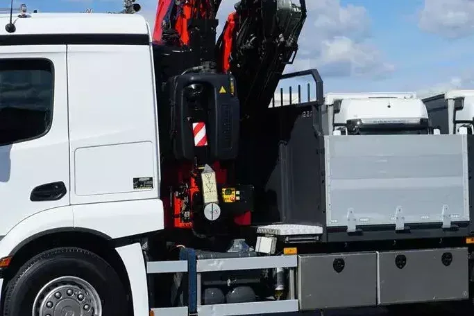 Mercedes ACTROS / 2543 / 6 X 2 / SKRZYNIOWY + HDS / FASSI F-295 / WYSIĘG 17 M / OŚ SKRĘTNA zdjęcie 39