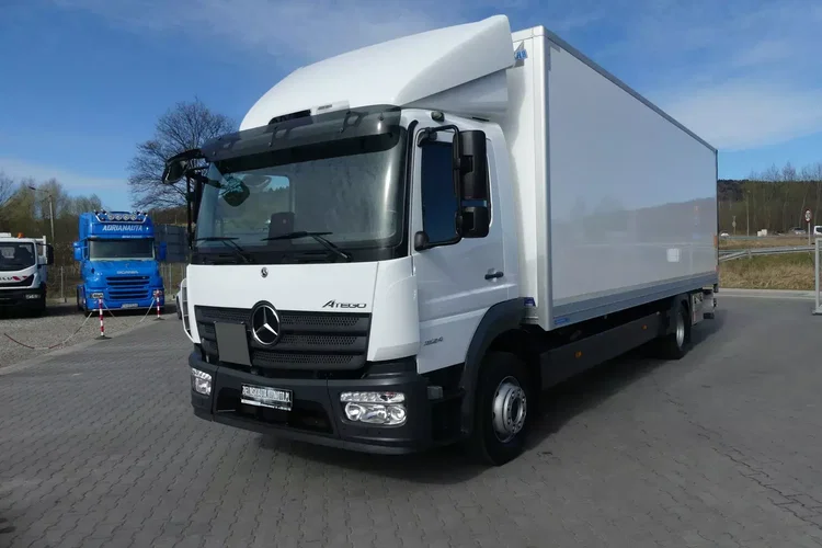 Mercedes ATEGO 1524 / KONTENER 7.60 + WINDA / EURO 6 / NISKI PRZEBIEG zdjęcie 1