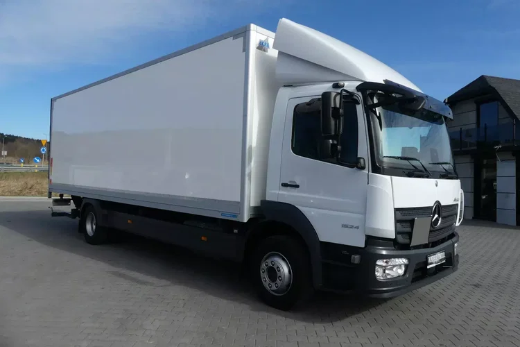 Mercedes ATEGO 1524 / KONTENER 7.60 + WINDA / EURO 6 / NISKI PRZEBIEG zdjęcie 11