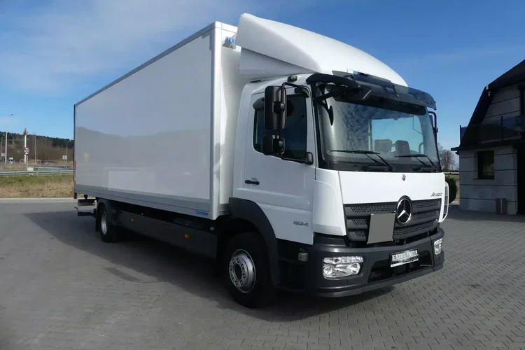 Mercedes ATEGO 1524 / KONTENER 7.60 + WINDA / EURO 6 / NISKI PRZEBIEG zdjęcie 12