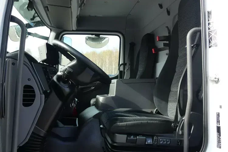Mercedes ATEGO 1524 / KONTENER 7.60 + WINDA / EURO 6 / NISKI PRZEBIEG zdjęcie 25