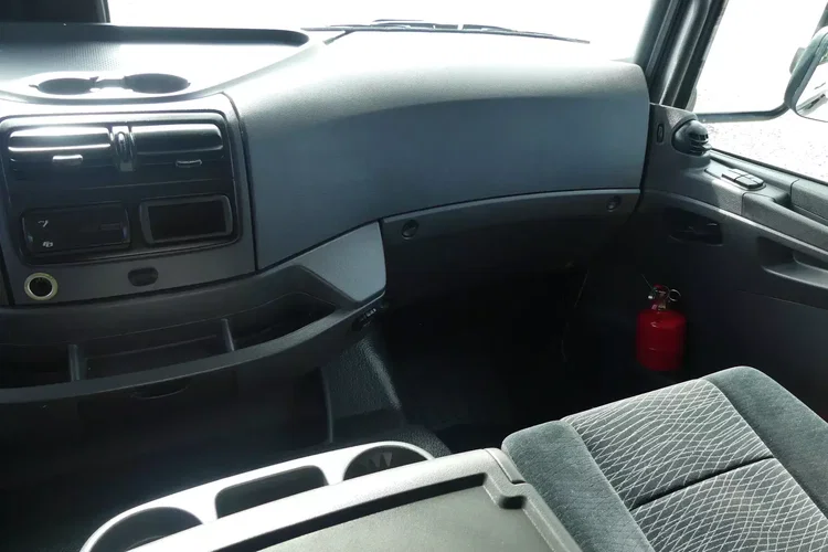 Mercedes ATEGO 1524 / KONTENER 7.60 + WINDA / EURO 6 / NISKI PRZEBIEG zdjęcie 27