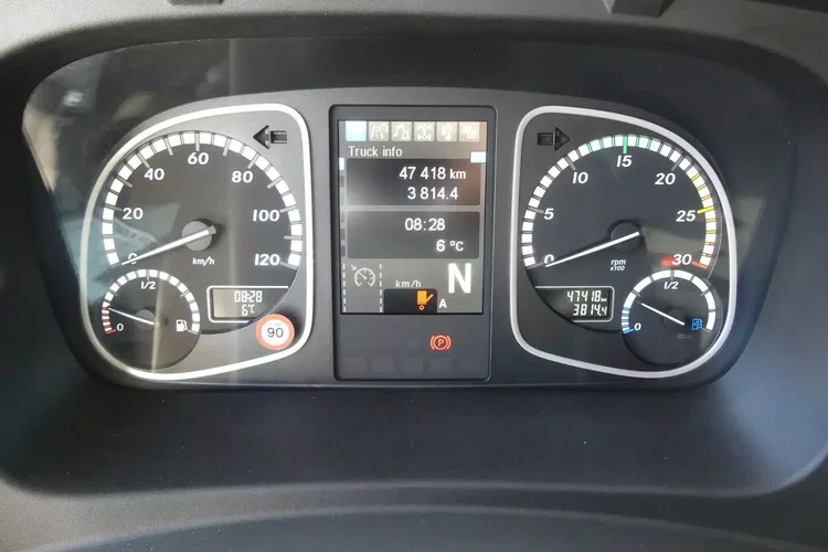 Mercedes ATEGO 1524 / KONTENER 7.60 + WINDA / EURO 6 / NISKI PRZEBIEG zdjęcie 29