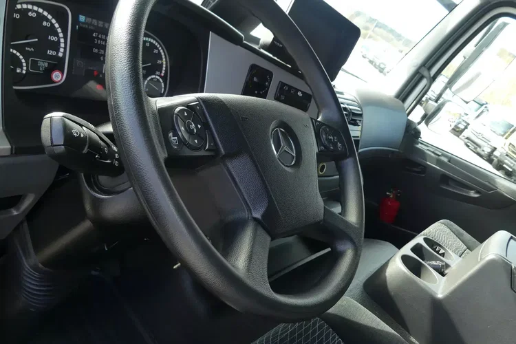Mercedes ATEGO 1524 / KONTENER 7.60 + WINDA / EURO 6 / NISKI PRZEBIEG zdjęcie 30