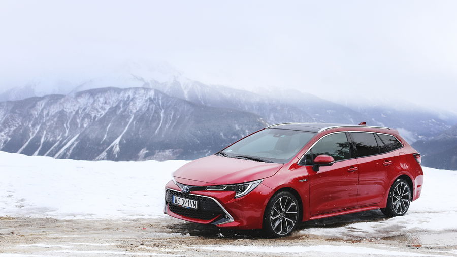 TOYOTA Corolla 2.0 Hybrid Style zdjęcie 