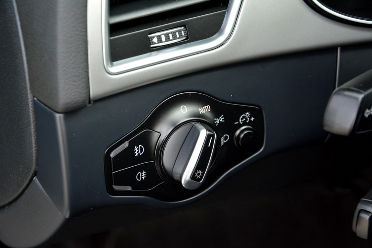 A4 Lift S-line BLiS Ledy Navi MMi BI-Xenon Pamiec Foteli ASO AUDI  zdjęcie 34