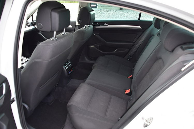 Volkswagen Passat Sedan Led Navi Pdc Szyber Gwarancja zdjęcie 10