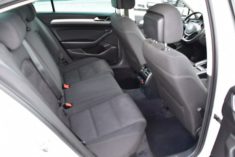 Volkswagen Passat Sedan Led Navi Pdc Szyber Gwarancja zdjęcie 11