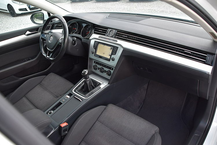 Volkswagen Passat Sedan Led Navi Pdc Szyber Gwarancja zdjęcie 12