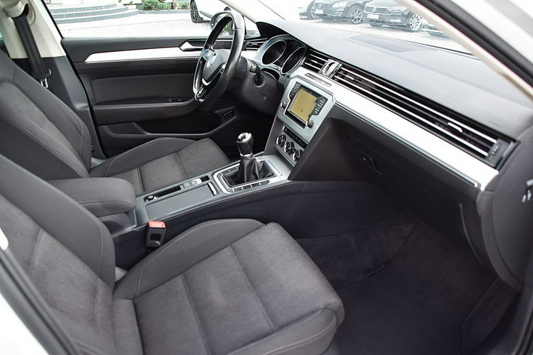 Volkswagen Passat Sedan Led Navi Pdc Szyber Gwarancja zdjęcie 14