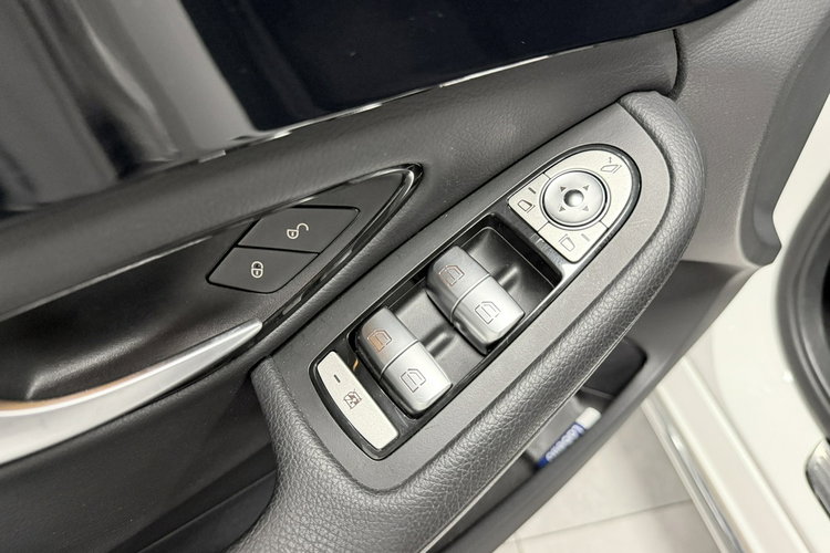 Mercedes C 200 c200 2.2CDI 136KM Lifting Avantgarde Sport Duża Navi FullLed Z NIEMIEC zdjęcie 32