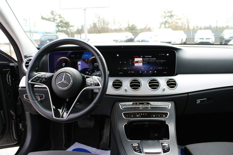 Mercedes E 220 AMG/Avantgarde 4-Matic Virtual Kamera zdjęcie 12