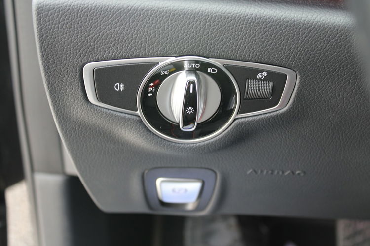 Mercedes E 220 AMG/Avantgarde 4-Matic Virtual Kamera zdjęcie 21