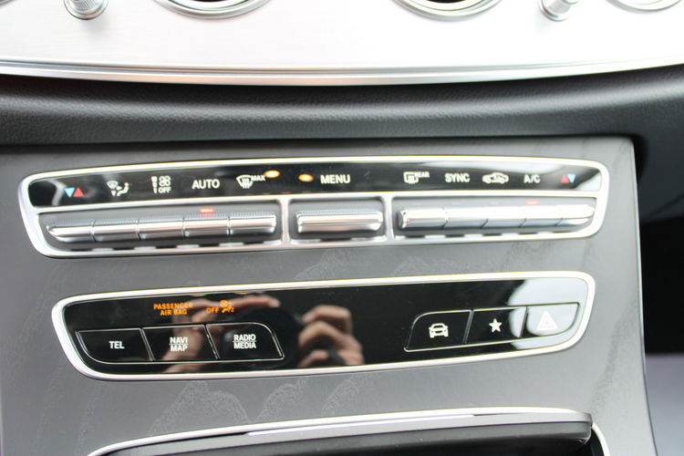 Mercedes E 220 AMG/Avantgarde 4-Matic Virtual Kamera zdjęcie 28